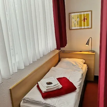 Hotel Haus Vom Guten Hirten 3*